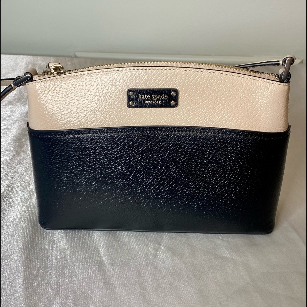 Kate Spade New York Jeanne Leather Xbody. Excellent preowned condition.